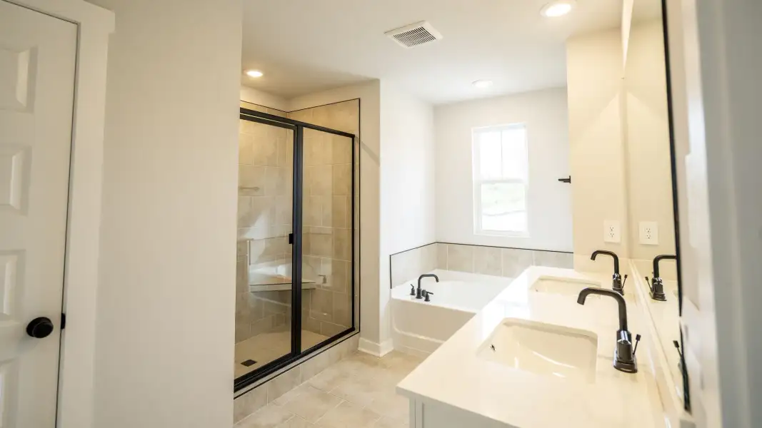 Furnished interior view inside a new home in Walnut Ridge, Lebanon (Image 9).