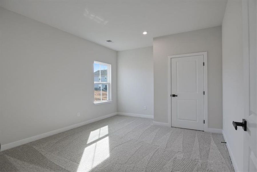 Spacious, unfurnished interior of a new home in Berkeley, Spartanburg (Image 11).