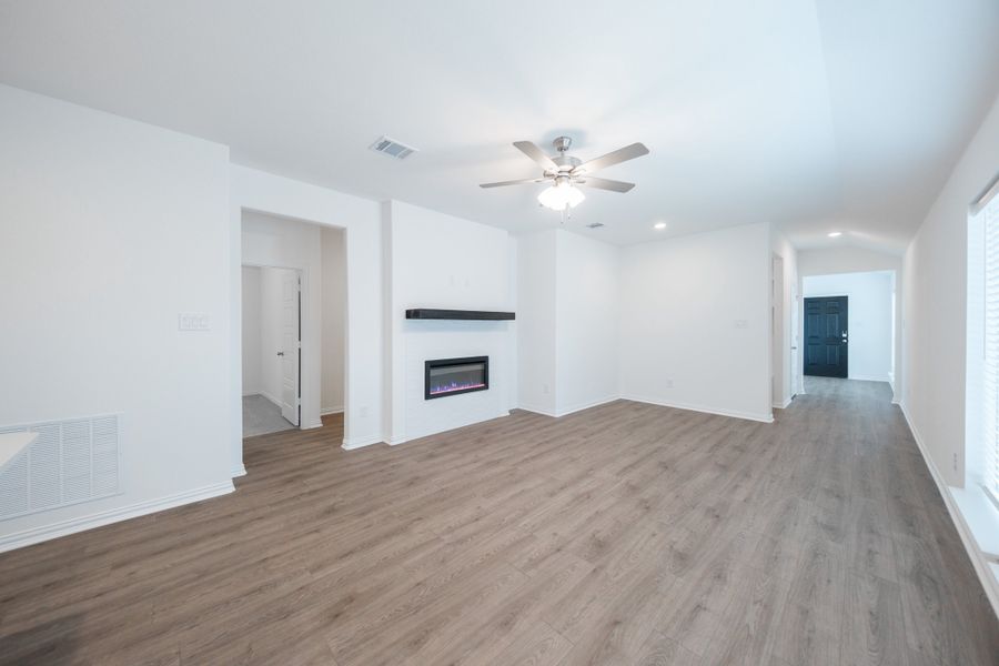 Spacious, unfurnished interior of a new home in Churchill, Anna (Image 22).