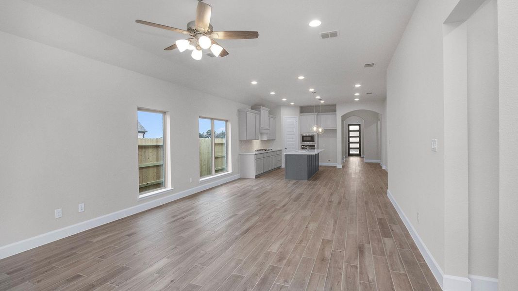 Spacious, unfurnished interior of a new home in Everly 45', Hockley (Image 15).