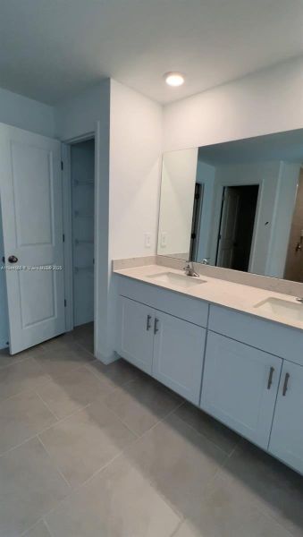 Furnished interior view inside a new home in , Lehigh Acres (Image 10).