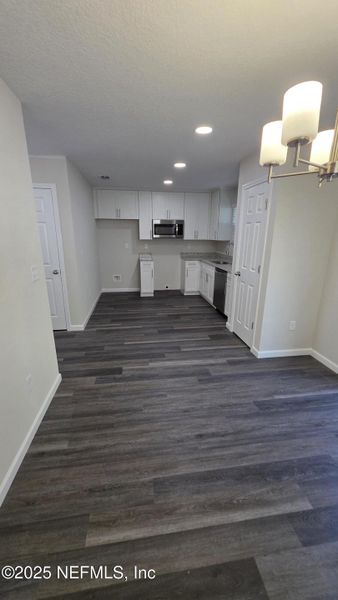 Spacious, unfurnished interior of a new home in , Jacksonville (Image 38).