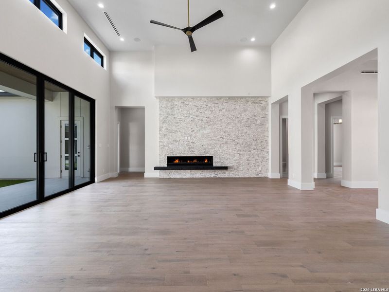Spacious, unfurnished interior of a new home in , San Antonio (Image 61).