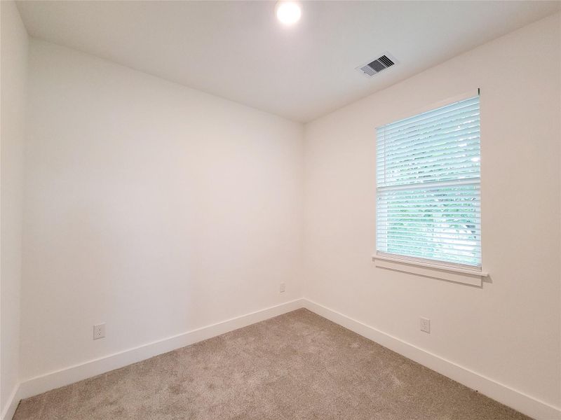 Spacious, unfurnished interior of a new home in , Houston (Image 42).