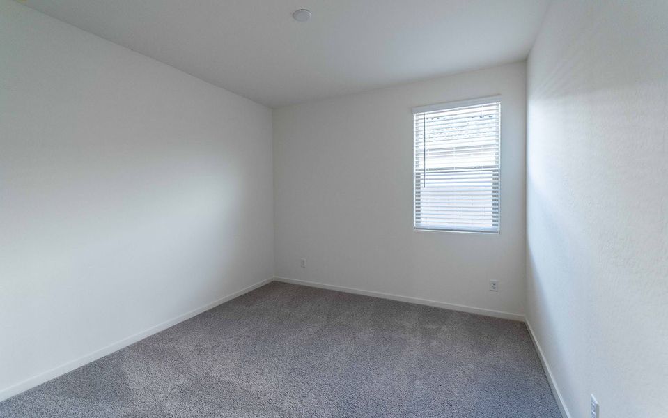 Spacious, unfurnished interior of a new home in Rancho Mirage, Maricopa (Image 18).