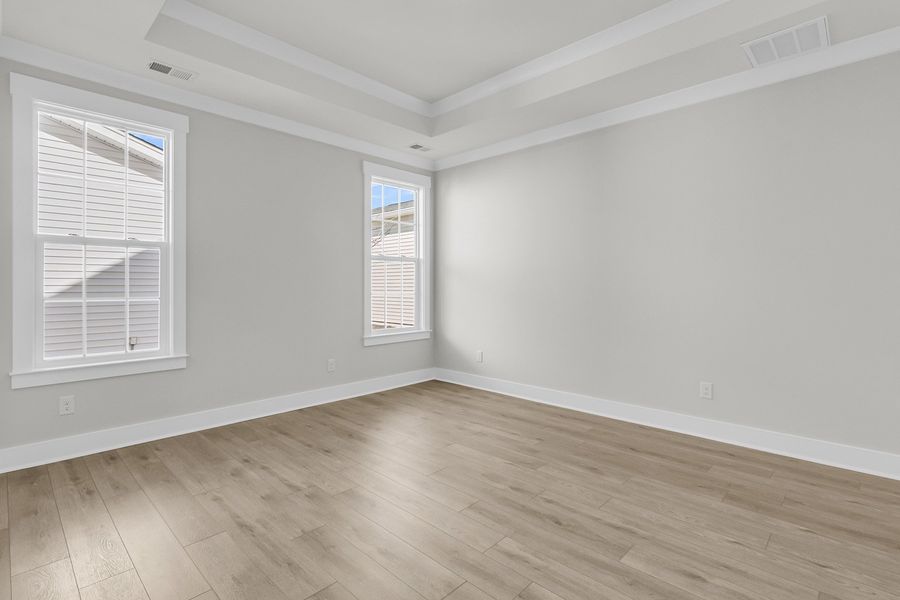 Spacious, unfurnished interior of a new home in Six Oaks, Summerville (Image 30).