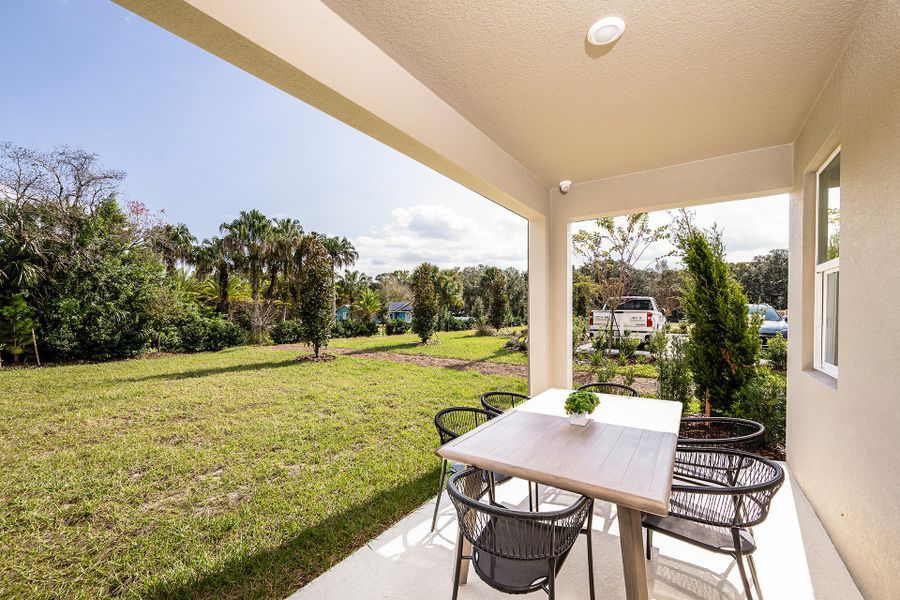 Representative exterior details of a home built from the Newbury I by Beazer Homes in Estates at Lake Jesup, Sanford (Image 3).