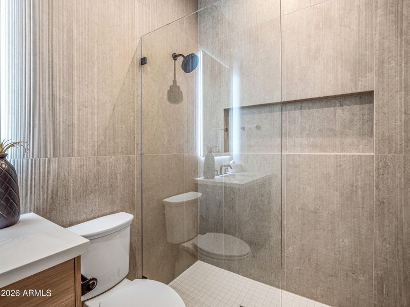 116_p2400944 116_p2400944