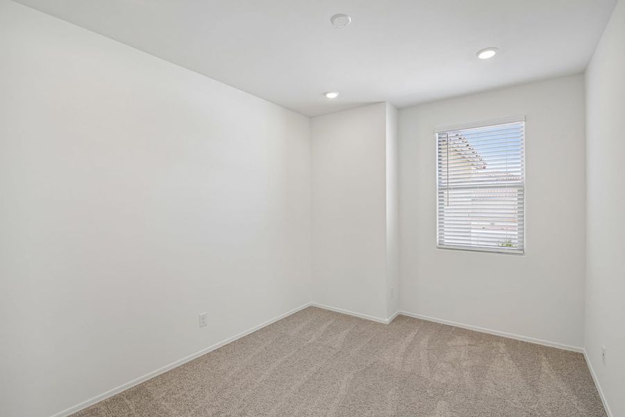 Spacious, unfurnished interior of a new home in Mandarina Reserve, Marana (Image 18).
