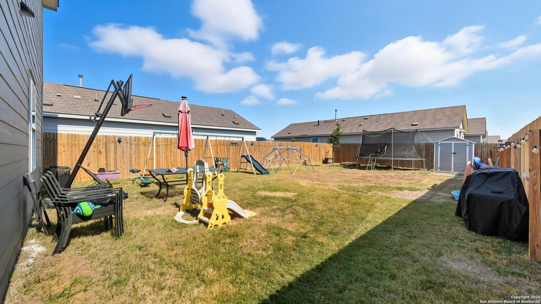 Image 31 of a home in Spring Grove: Stonehill Collection.