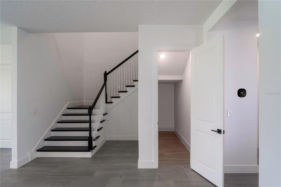 Spacious, unfurnished interior of a new home in , Orlando (Image 20).