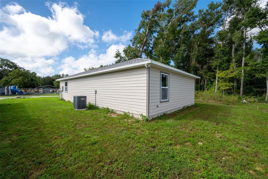 Exterior details and patio area of a home in , High Springs (Image 18). Exterior details and patio area of a home in , High Springs (Image 18).
