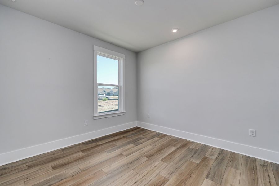 Spacious, unfurnished interior of a new home in Del Webb North Myrtle Beach, Myrtle Beach (Image 20).