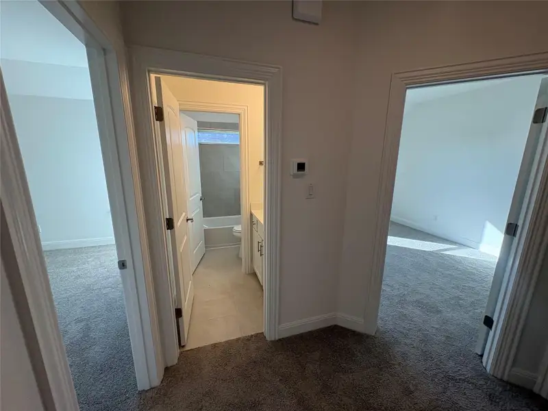 Spacious, unfurnished interior of a new home in Retreat at San Gabriel, Georgetown (Image 7).