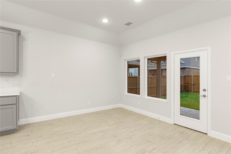 Spacious, unfurnished interior of a new home in Creekside, Royse City (Image 22).