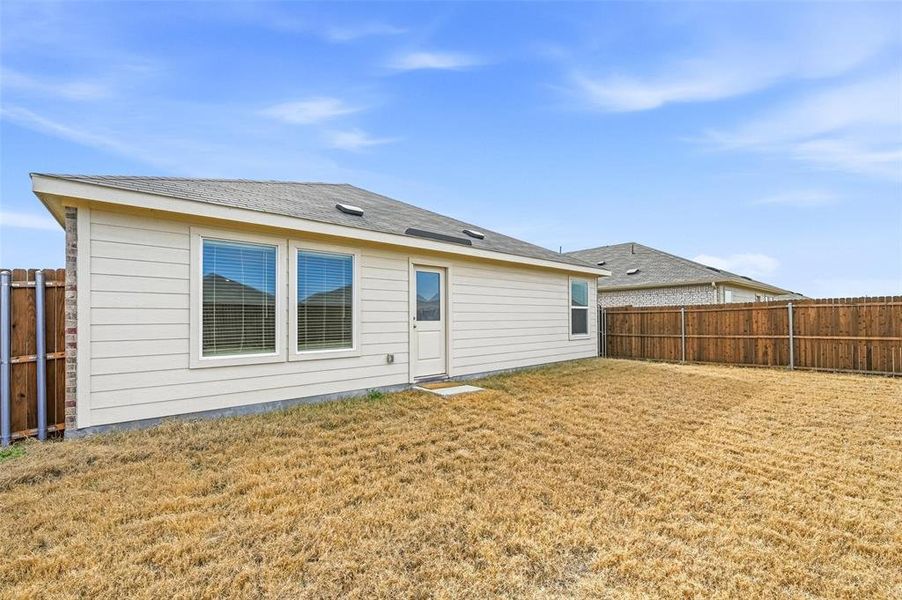 Exterior details and patio area of a home in Verandah, Royse City (Image 4).