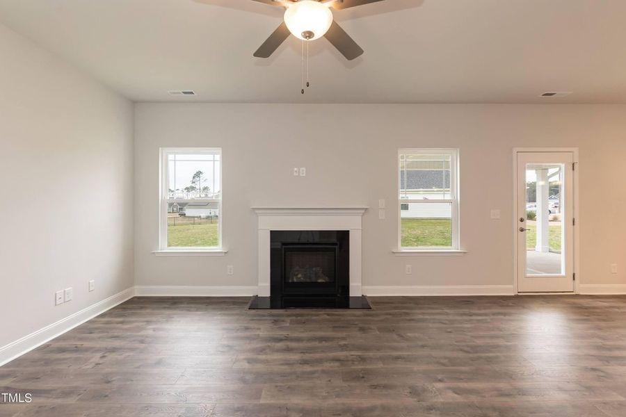 Representative unfurnished interior of a home built from the 2913 by Adams Homes in Hidden Pines, Cameron (Image 23).