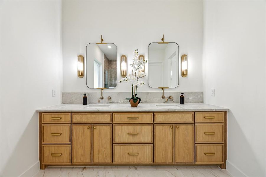 Furnished interior view inside a new home in , Dallas (Image 17). Furnished interior view inside a new home in , Dallas (Image 17).