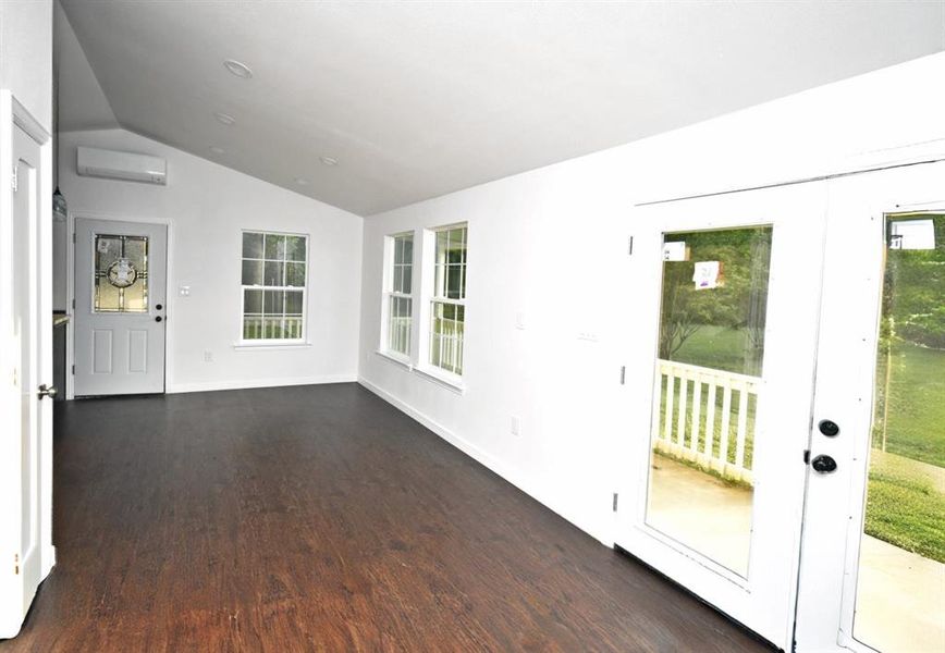 Spacious, unfurnished interior of a new home in , Yantis (Image 27).