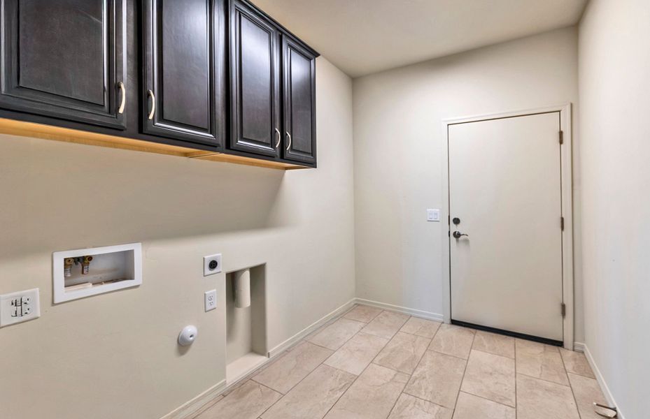 Spacious, unfurnished interior of a new home in Del Webb at Rocking K, Tucson (Image 12).