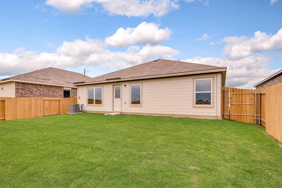 Exterior details and patio area of a home in Patriot Estates, Venus (Image 3).