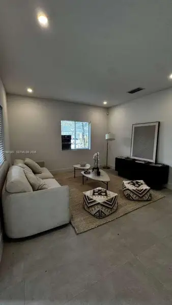 Furnished interior view inside a new home in , Fort Lauderdale (Image 6).