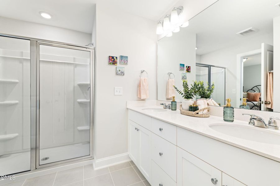 18-web-or-mls-544-Barrington-Row-18