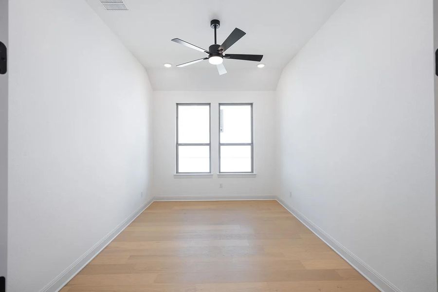 Huntley II C Home office