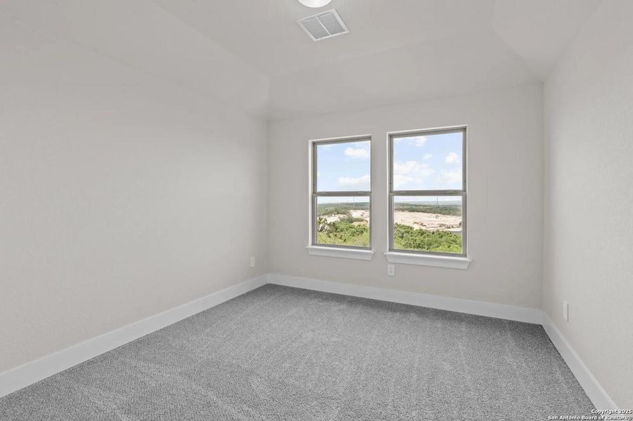 Spacious, unfurnished interior of a new home in Esperanza - 70', Boerne (Image 14).