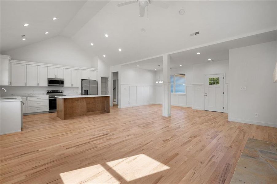 Spacious, unfurnished interior of a new home in , Calhoun (Image 21).