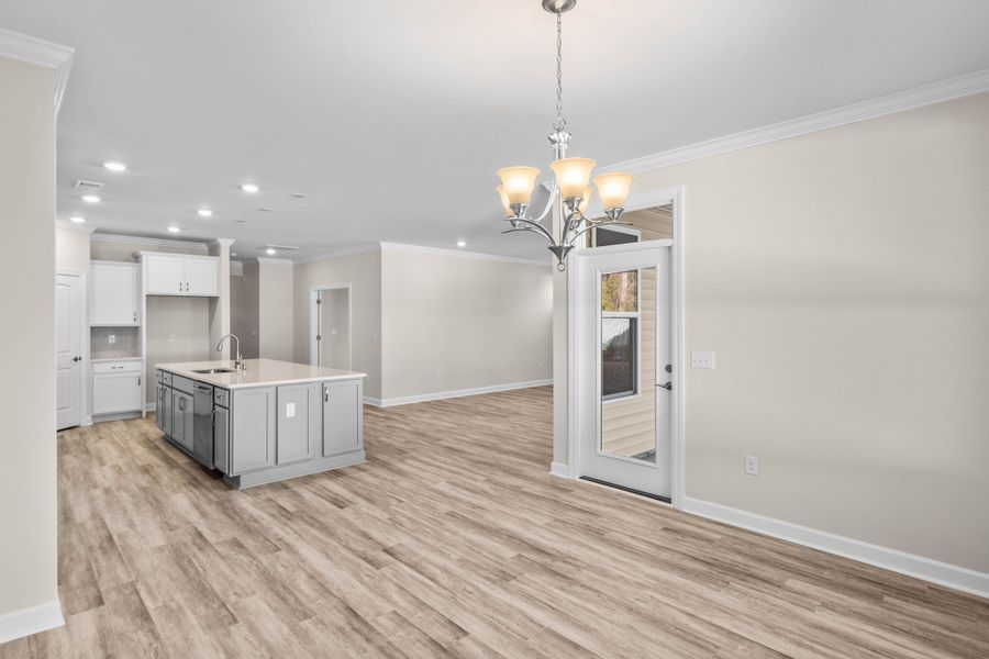 Spacious, unfurnished interior of a new home in Coastal Club of the Carolinas, Calabash (Image 11).