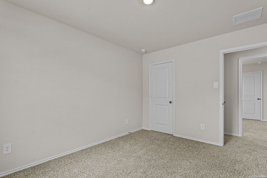 Spacious, unfurnished interior of a new home in Swenson Heights, Seguin (Image 18).