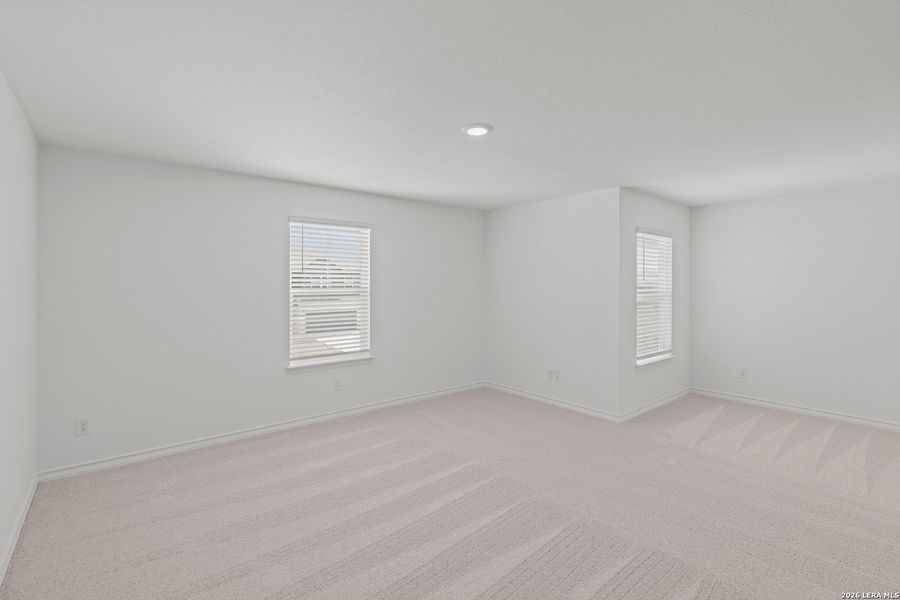 Spacious, unfurnished interior of a new home in Dove Song, Marion (Image 29).