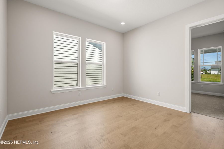 Spacious, unfurnished interior of a new home in Madeira, St. Augustine (Image 19).