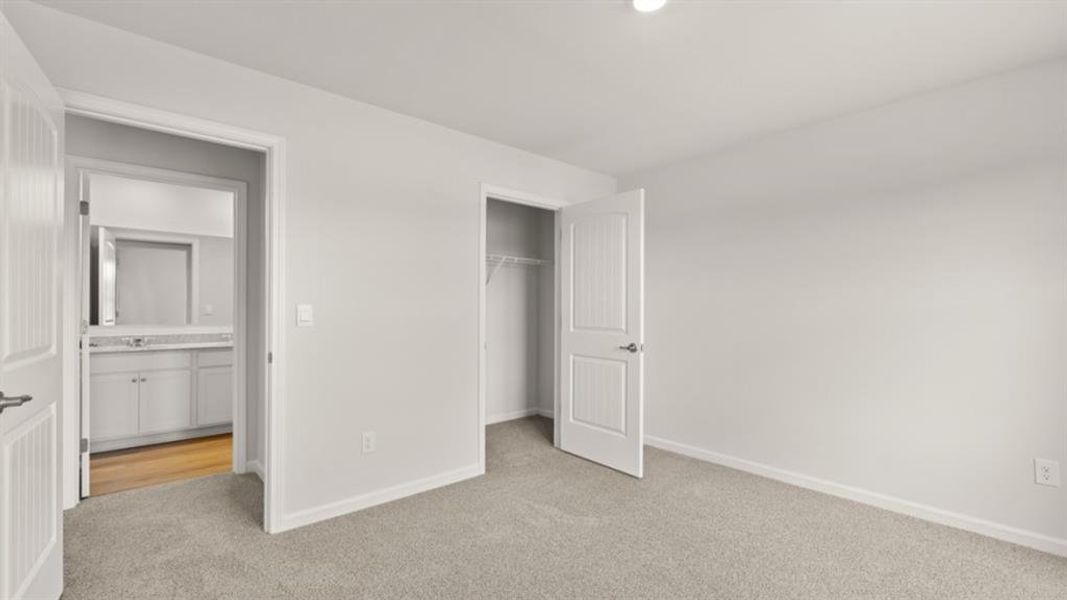 Spacious, unfurnished interior of a new home in Fairway 17 at Mirror Lake, Villa Rica (Image 25).