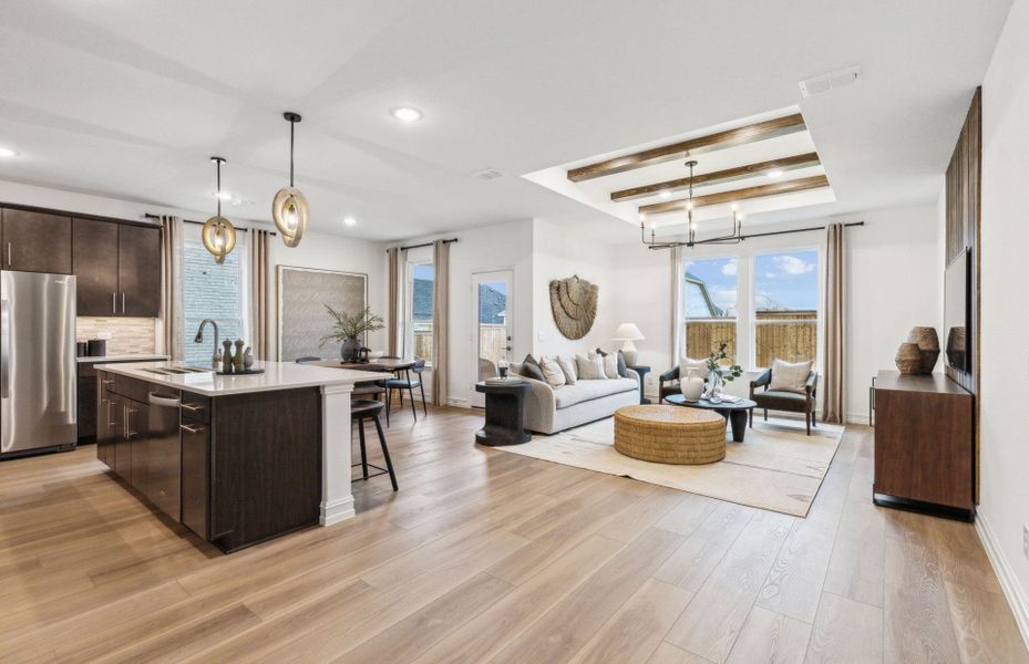 Representative furnished interior of a home built from the Albany by Pulte Homes in Kings Way, Denton (Image 10).