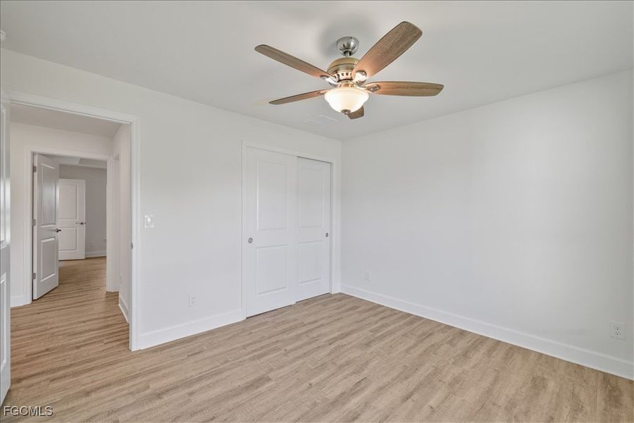 Spacious, unfurnished interior of a new home in Cape Coral, Cape Coral (Image 31).