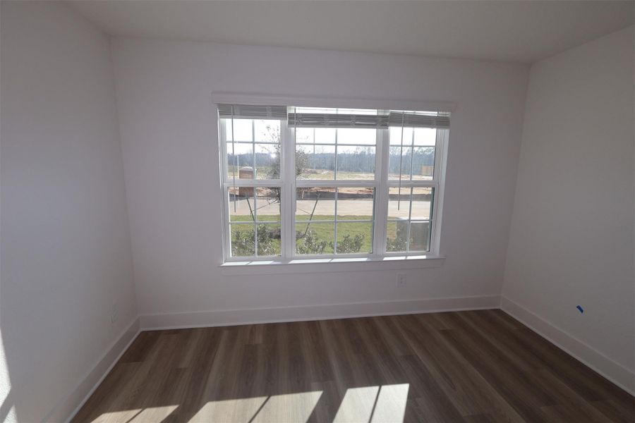 Spacious, unfurnished interior of a new home in Lone Star Landing, Montgomery (Image 19).