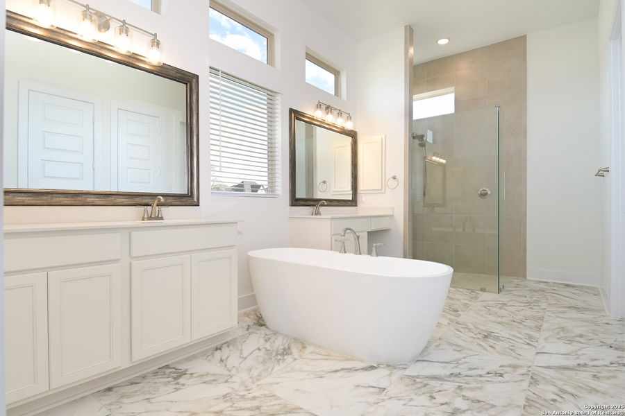 Furnished interior view inside a new home in Mesa Western, Cibolo (Image 10).