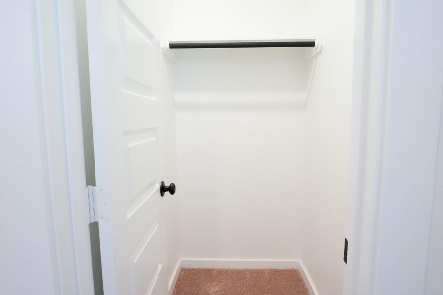 Spacious, unfurnished interior of a new home in Foxtail Palms, Manvel (Image 28).