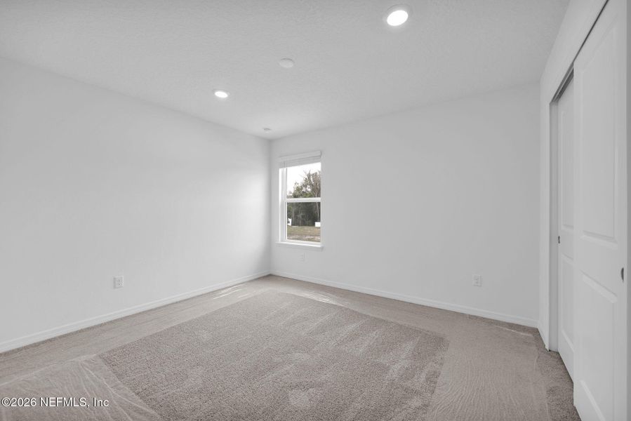 Spacious, unfurnished interior of a new home in Murray Farms, Middleburg (Image 19).
