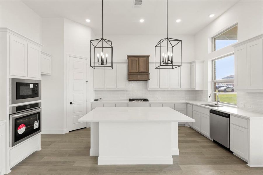 06. 4001 Tamarack - Kitchen 06. 4001 Tamarack - Kitchen