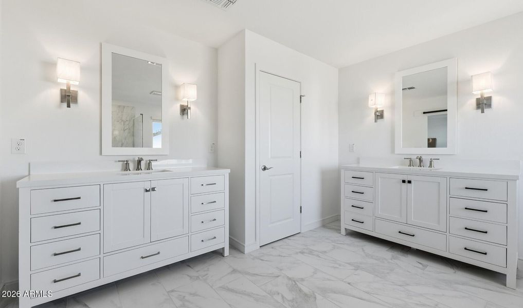 Manor Lot #90 Primary Bath (3) (Large)