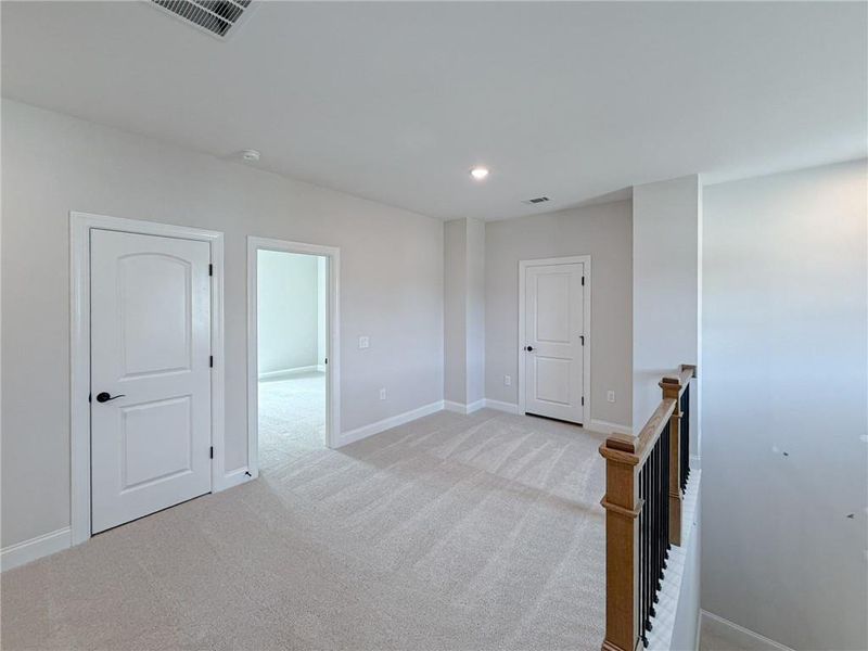 Spacious, unfurnished interior of a new home in Ashbury Commons, Powder Springs (Image 8).