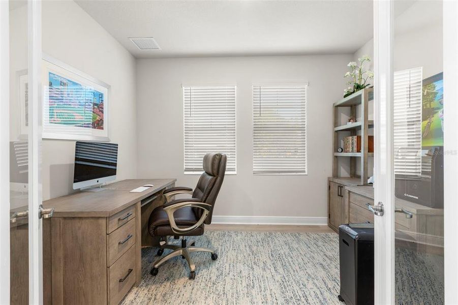 Furnished interior view inside a new home in , St. Petersburg (Image 40).