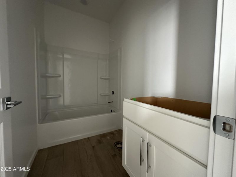 0014- Bath 2 0014- Bath 2