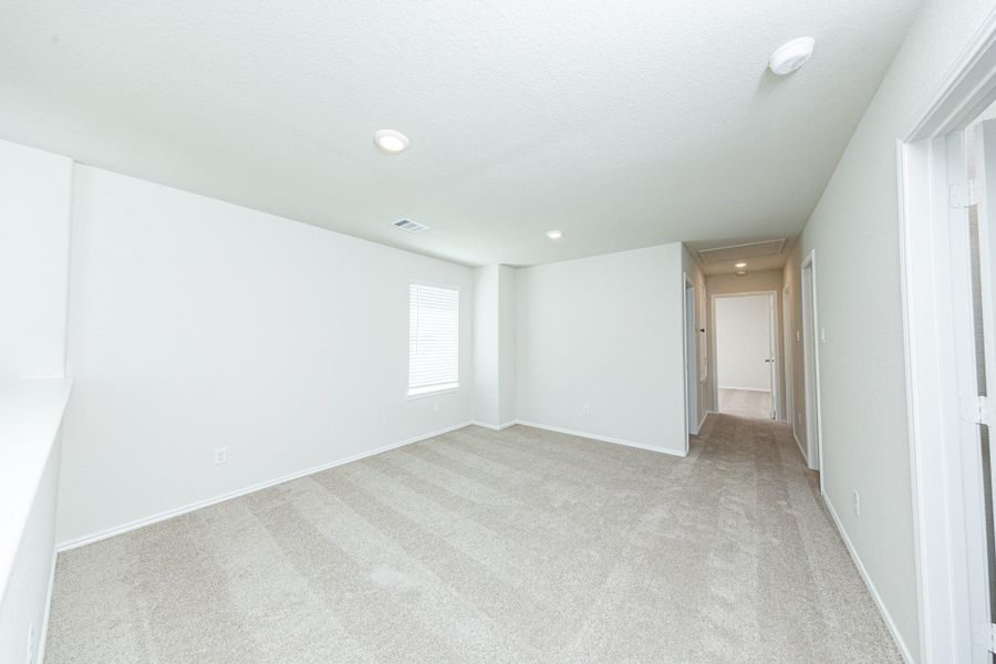 Spacious, unfurnished interior of a new home in Townsend Reserve, Splendora (Image 22).