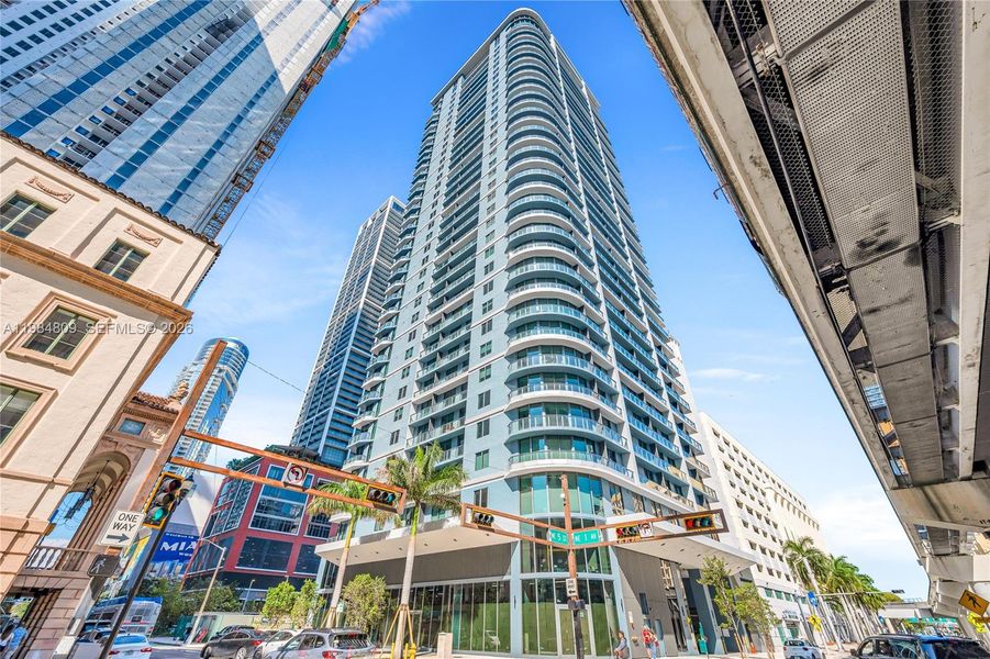 Condo located in Miami, FL showcasing its design and architecture (Image 15). Condo located in Miami, FL showcasing its design and architecture (Image 15).