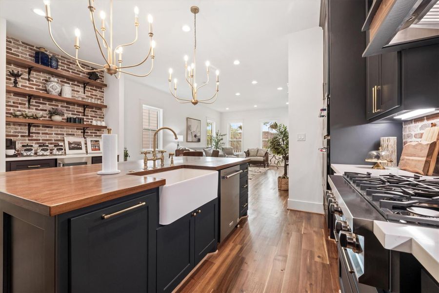 Furnished interior view inside a new home in , Galveston (Image 34).