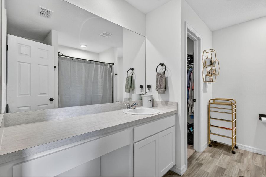 Furnished interior view inside a new home in , Port St. Lucie (Image 15).